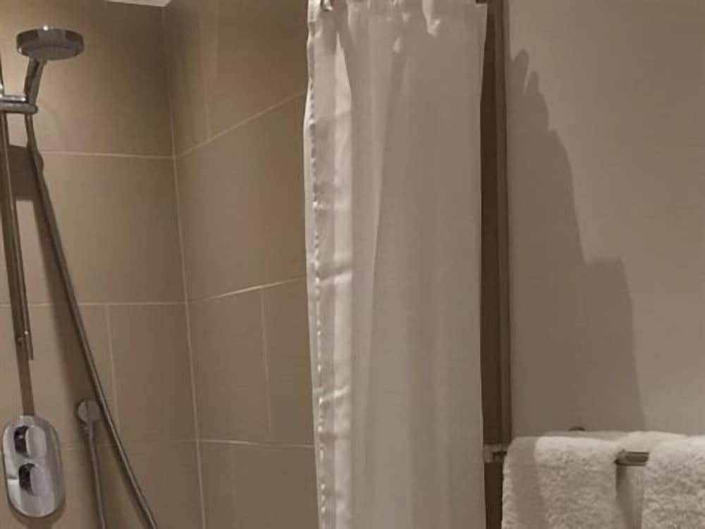 Double or Twin Room, Ensuite (The Tufted Owl) photo 3