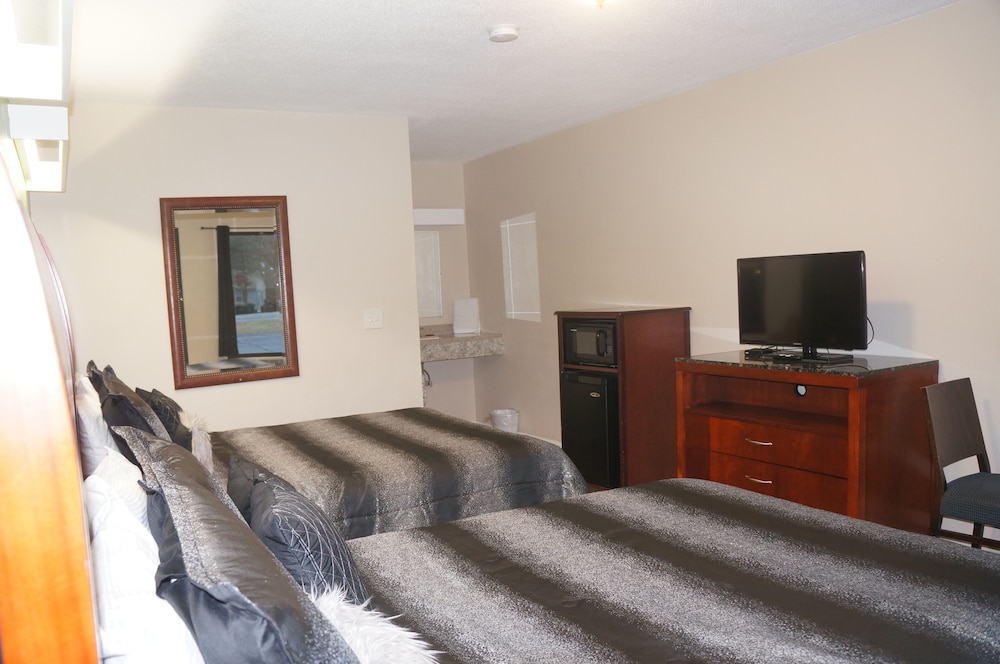 Single Room, 2 Queen Beds - Photo 9