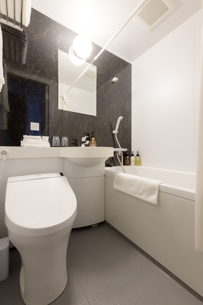 Moderate Twin Room, Non Smoking - Photo 2