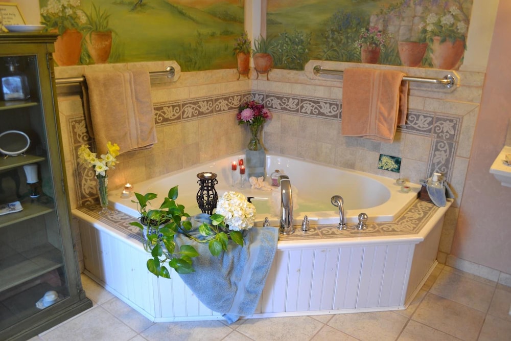 Suite (The Bowman Suite) photo 2