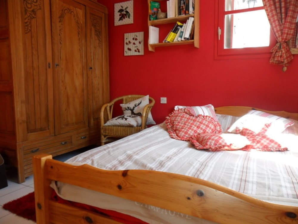 Standard Studio, 1 Queen Bed (No.1&3) photo 1