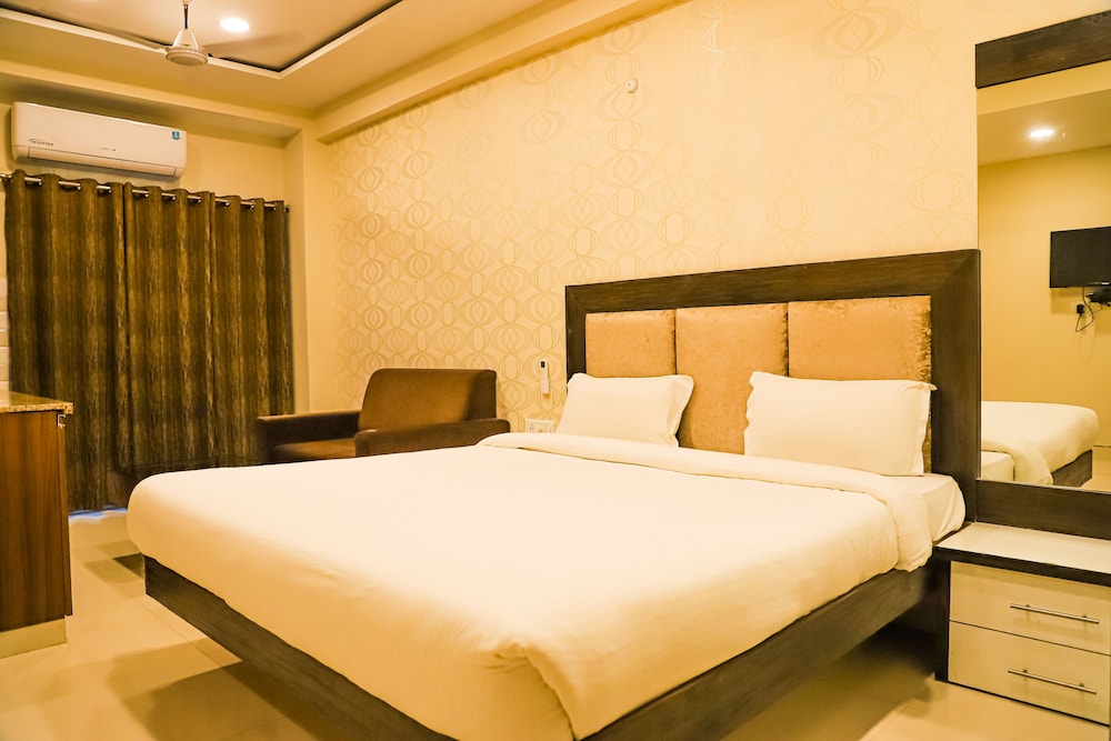 Luxury Studio, 1 Queen Bed photo 2