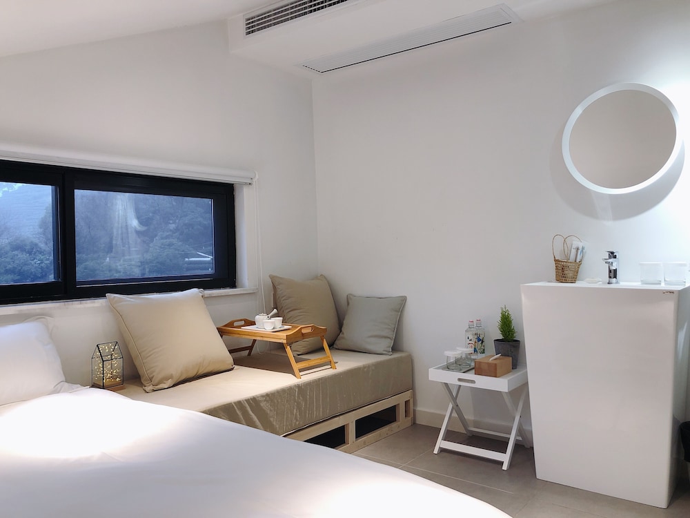Basic Double Room with Mountain View photo 3