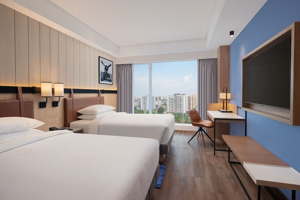 Deluxe Room, 2 Twin Beds, City View