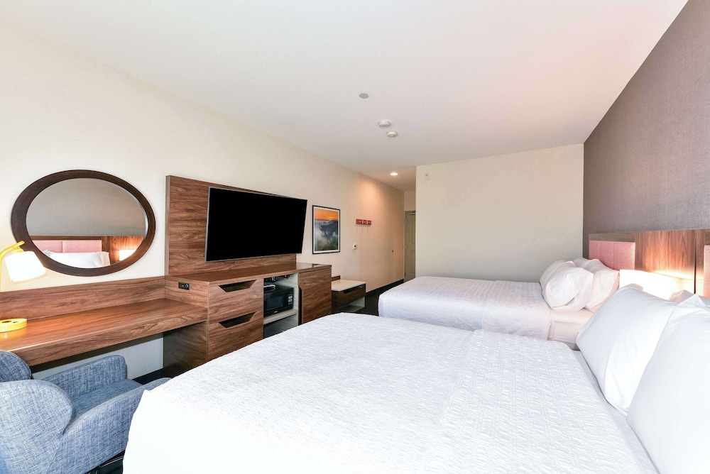 Room, 2 Queen Beds, Accessible, Non Smoking - Photo 1