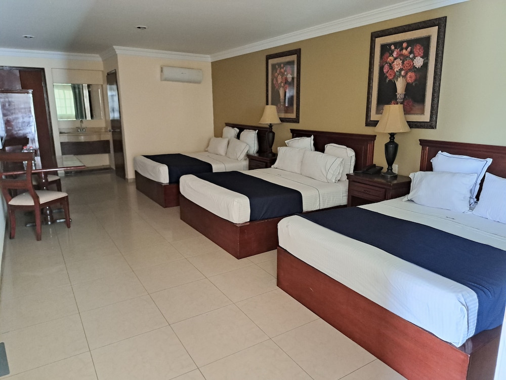 Family Triple Room photo 1