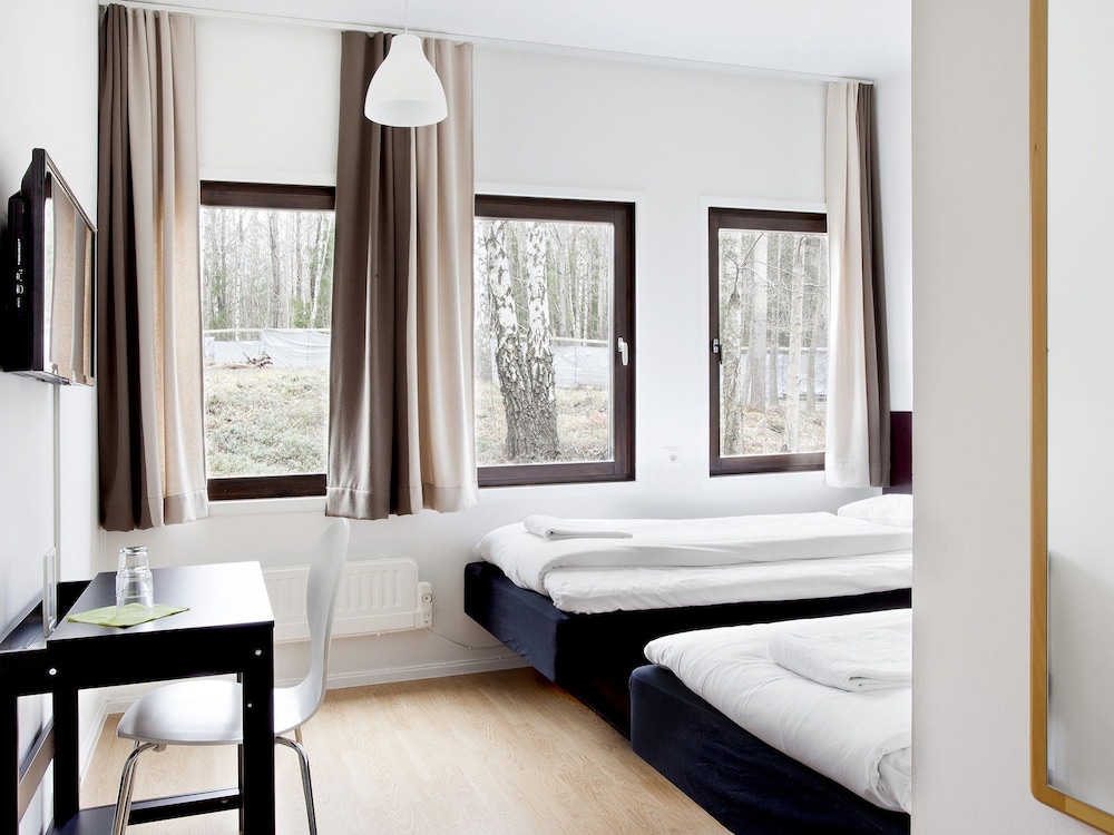 Standard Twin Room - Photo 5