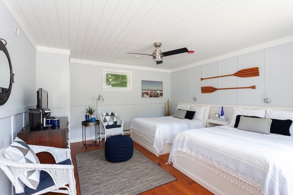 Standard Room, 2 Double Beds, Non Smoking photo 1
