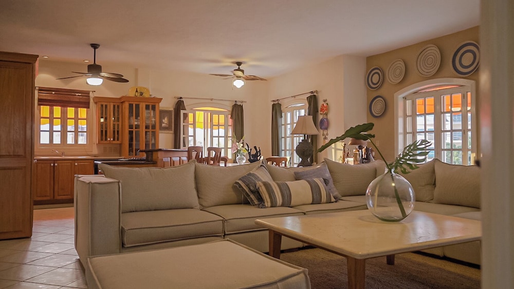 Deluxe Vierbettzimmer, Balkon, Teilweise Meerblick