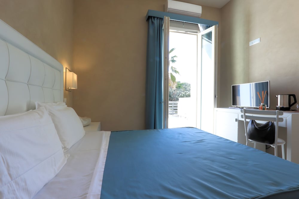 Premium Double Room, Terrace, City View photo 3