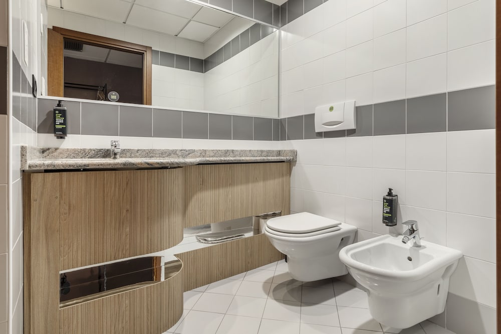 Standard Twin Room - Photo 3