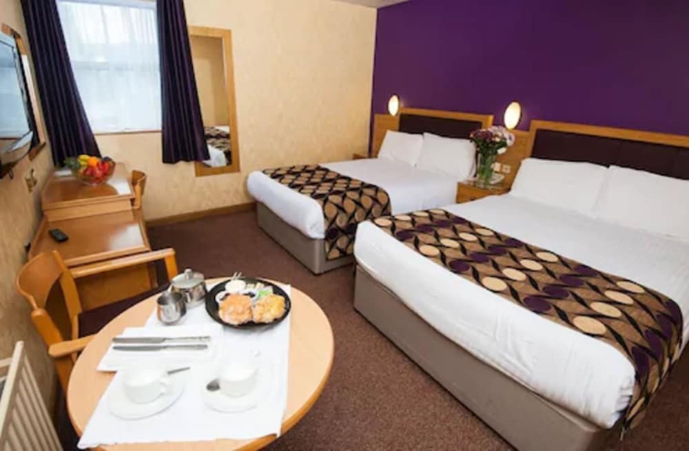 Twin Room - Photo 3