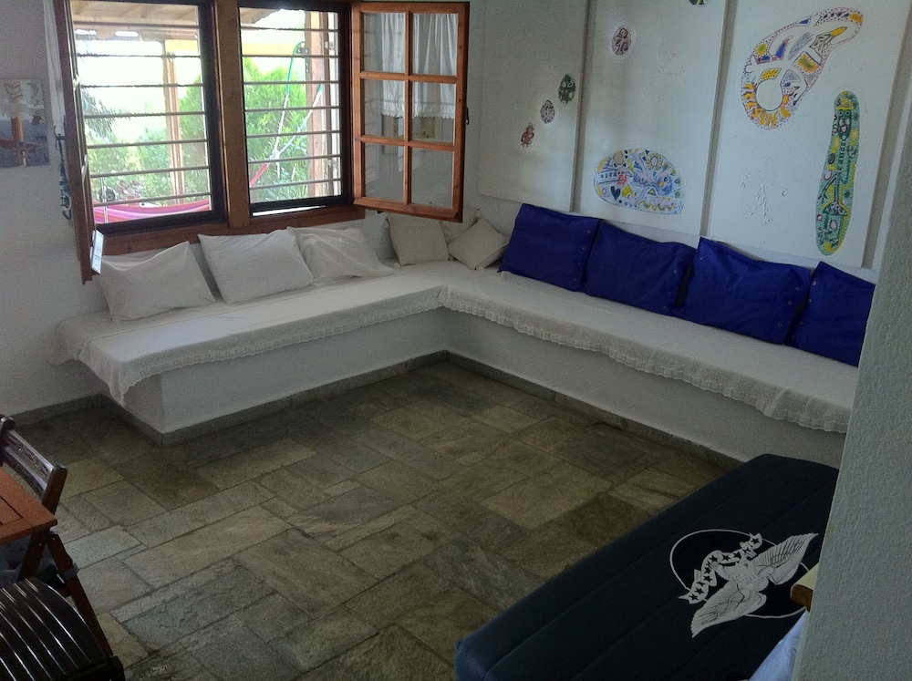 House, 1 Bedroom, Beachfront