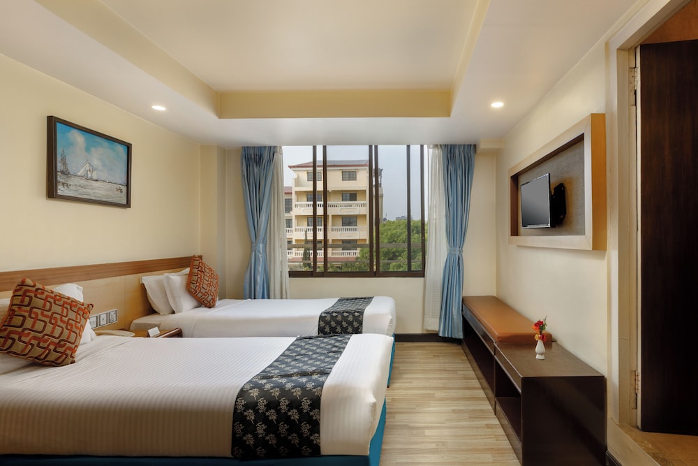 Standard Twin or Double Room with A/C - Photo 1