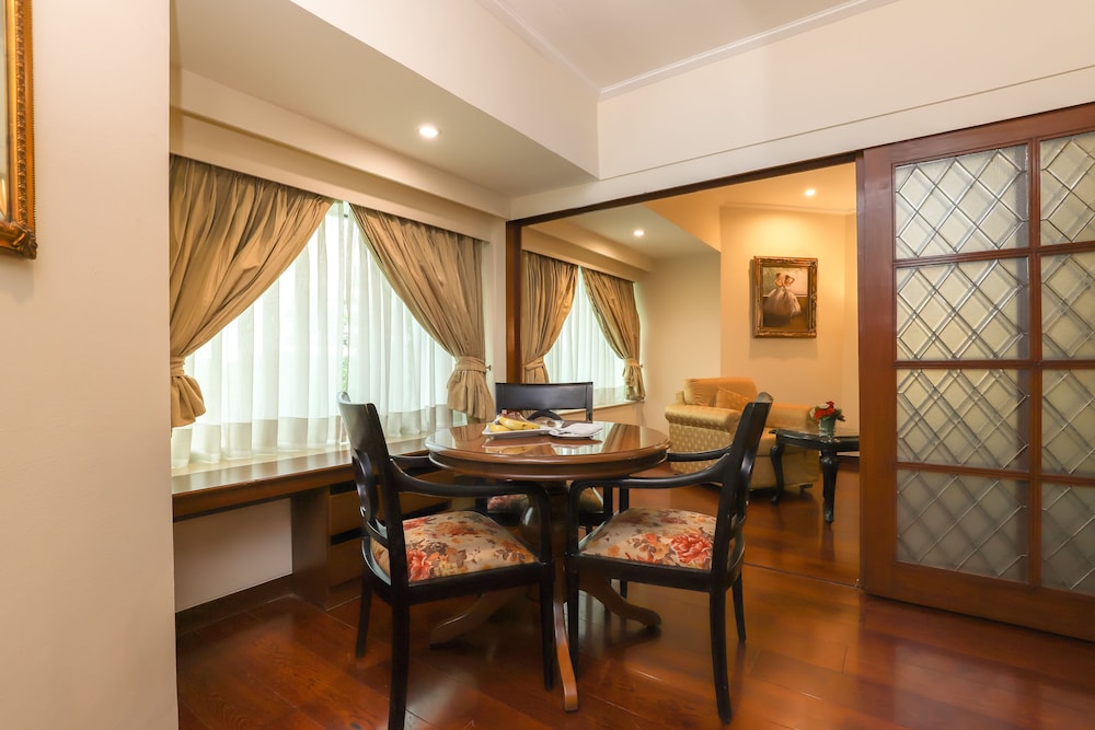 Maharaja One Bedroom Suite