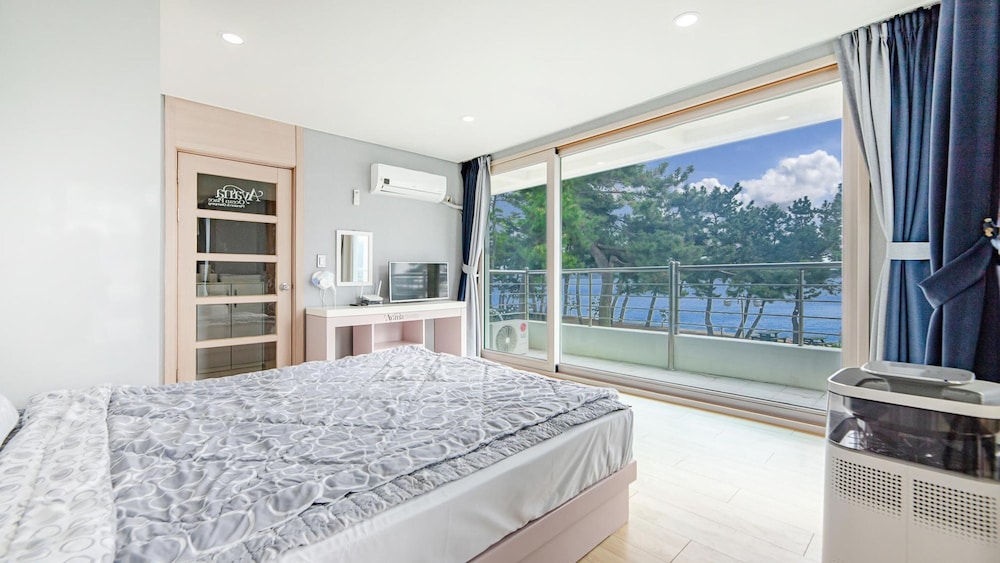 Basic Room, 1 Bedroom (Sanur 202)