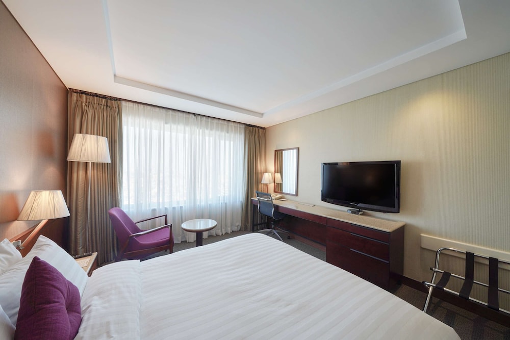 Standard Room, 1 King Bed - Photo 4