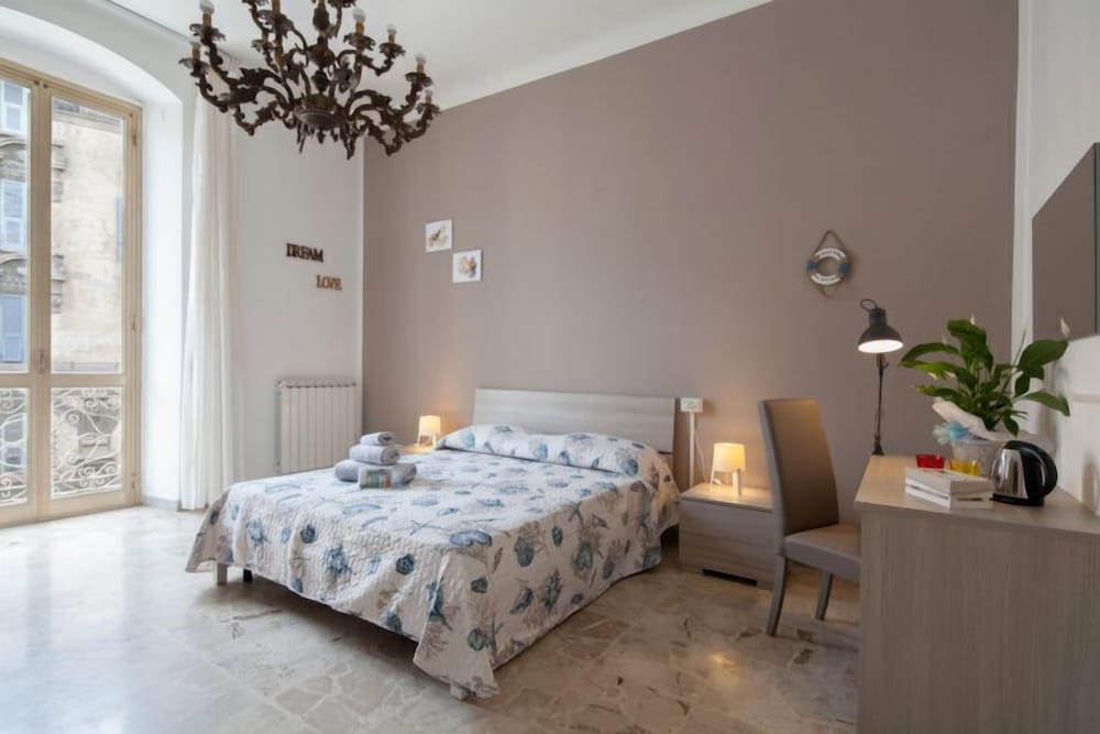 Deluxe Room, 1 Bedroom, Shared Bathroom (balcony, 5 Terre)