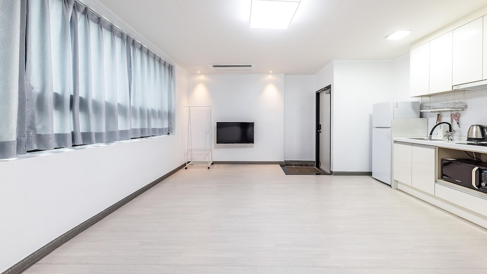 Basic Room, 1 Bedroom (102) - Photo 6