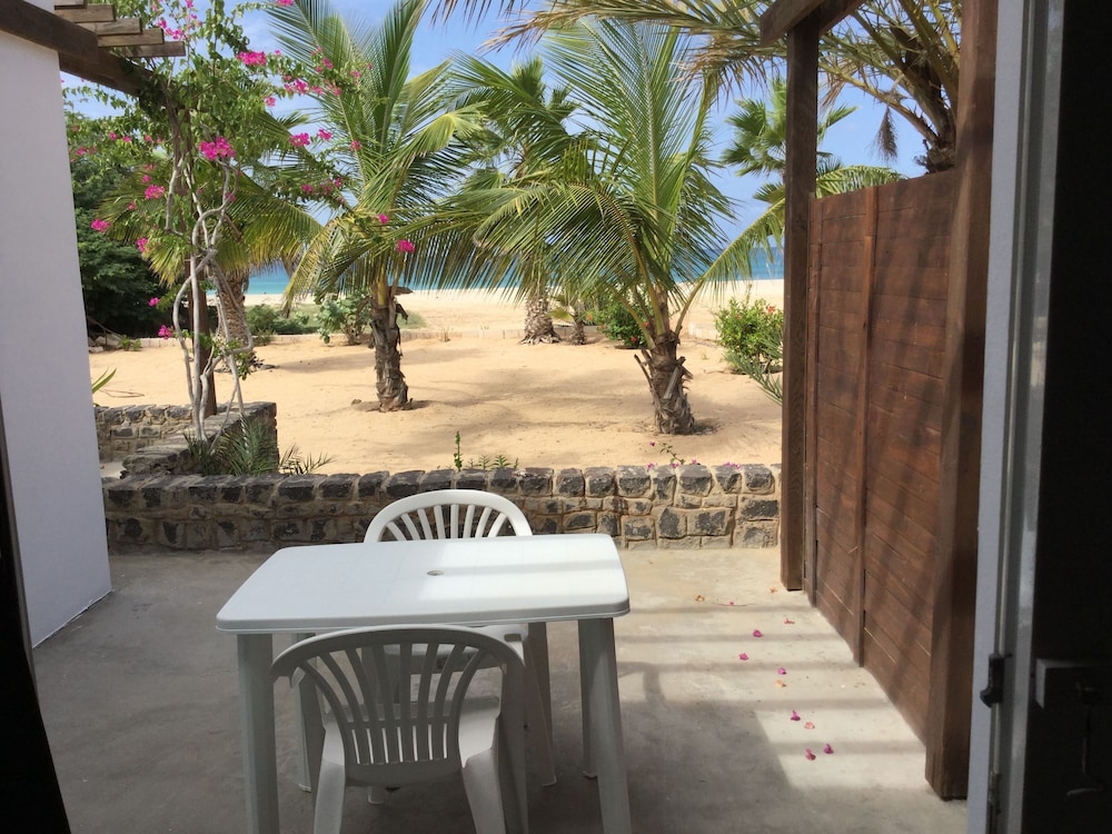 Basic Studio, 1 Double Bed, Kitchenette, Ocean View photo 3