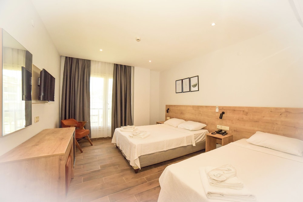 Standard Triple Room - Photo 1
