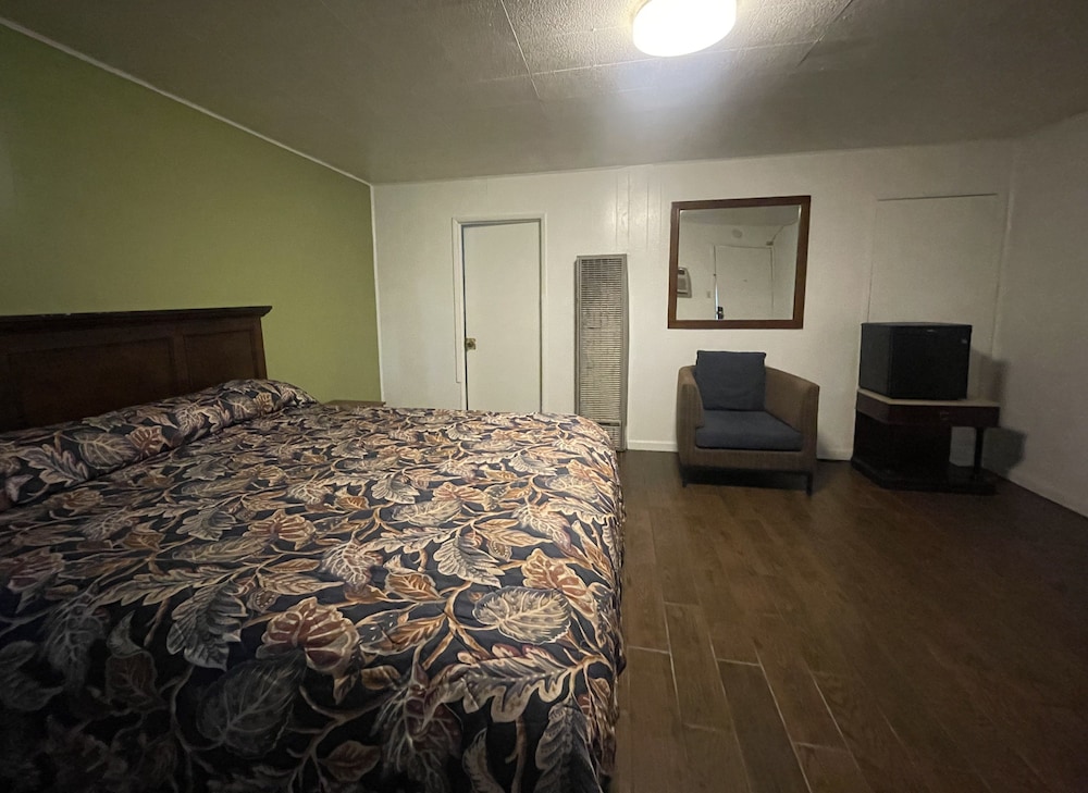 Room, 1 Queen Bed, Non Smoking - Photo 3