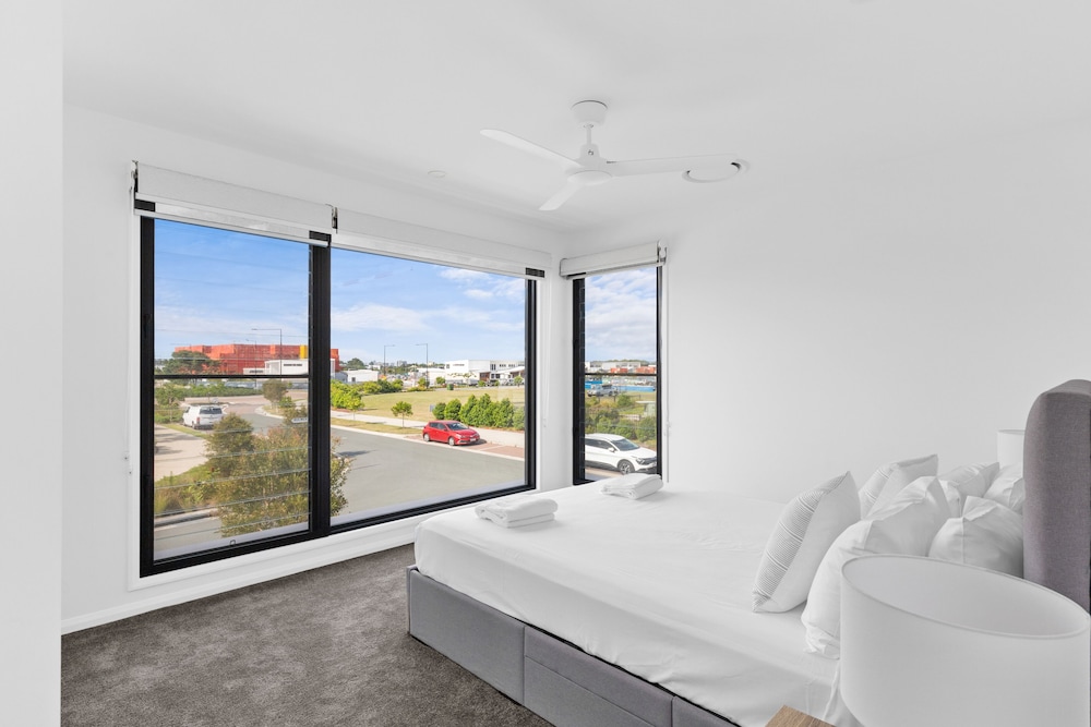 Executive House photo 3