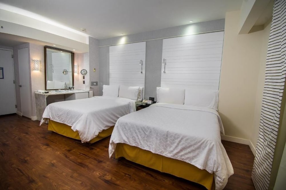 Standard Double Room, Non Smoking - Photo 1