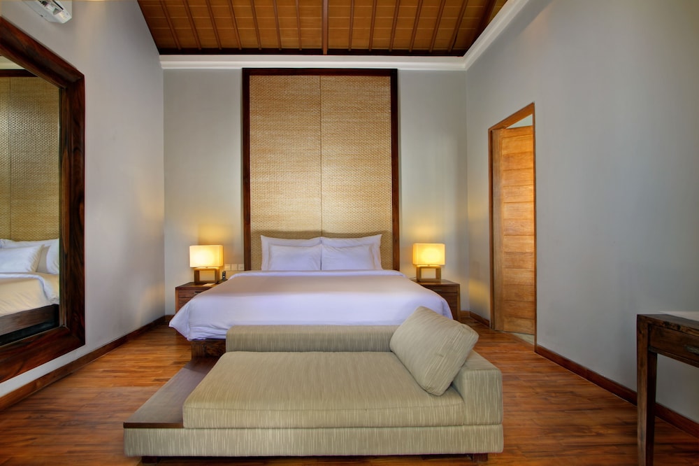 Four-Bedroom Villa with Private Pool - Photo 56