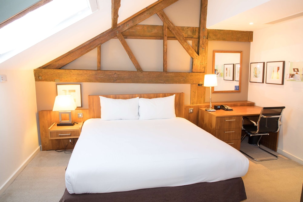 Standard Room, 1 Double Bed, Accessible, Bathtub photo 3