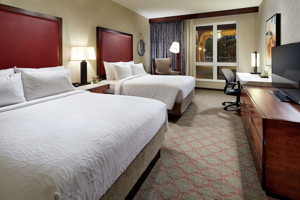 Room, 2 Queen Beds, Non Smoking (Drinks and Snacks) - Photo 3