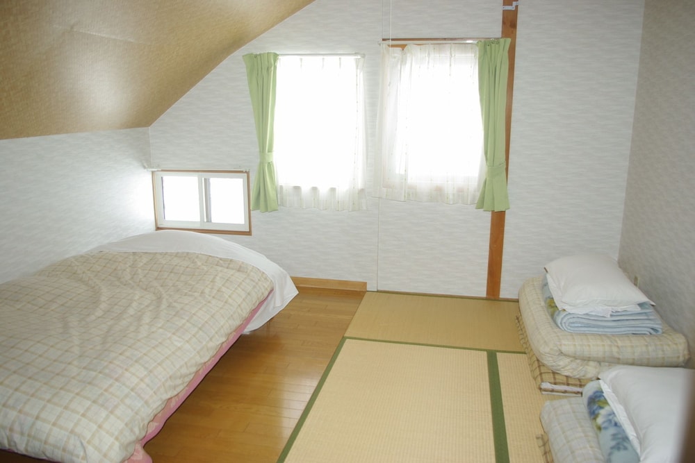 Run of House 2-4 people, Non Smoking (Guest must be over 7 year old) photo 1
