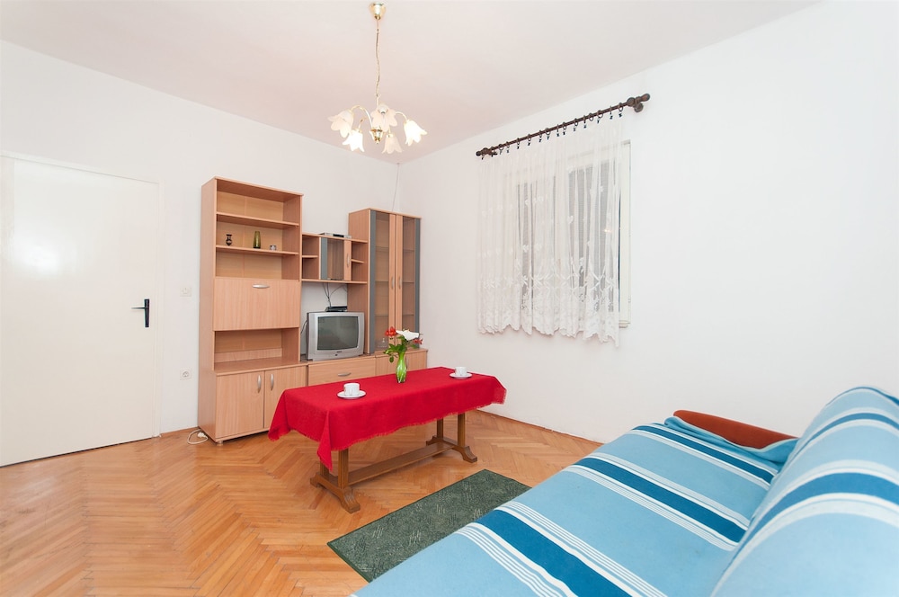 Apartment (A1)