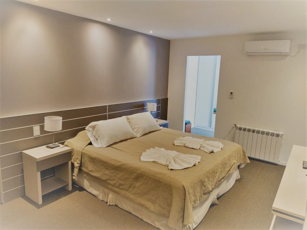 Deluxe Suite, 1 Queen Bed photo 1