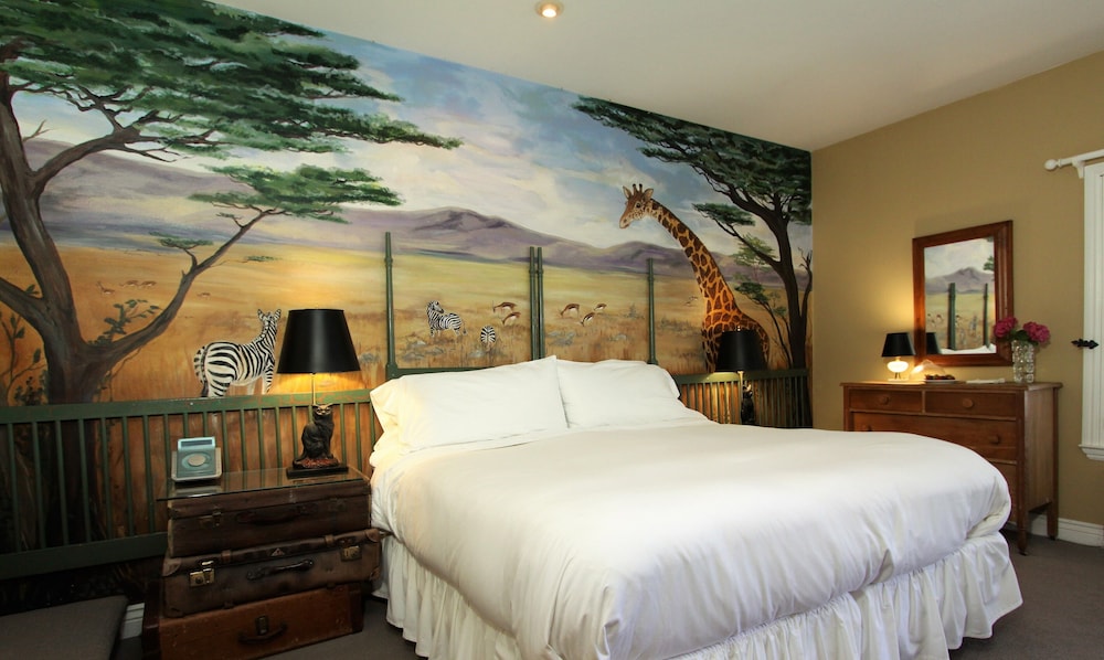12-Safari room