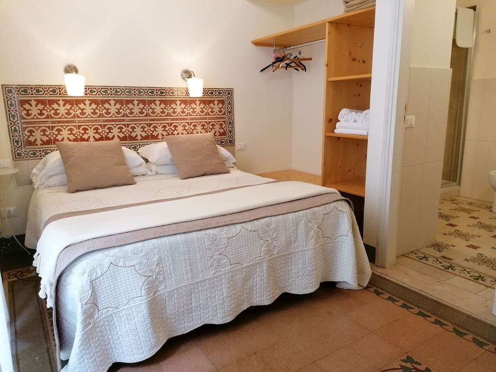 Superior Double or Twin Room photo 2