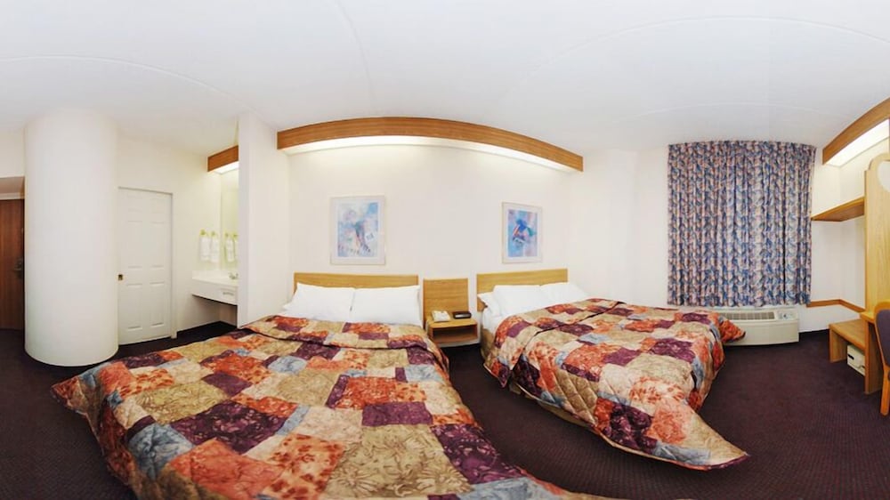 Room, 2 Double Beds, Smoking - Photo 2