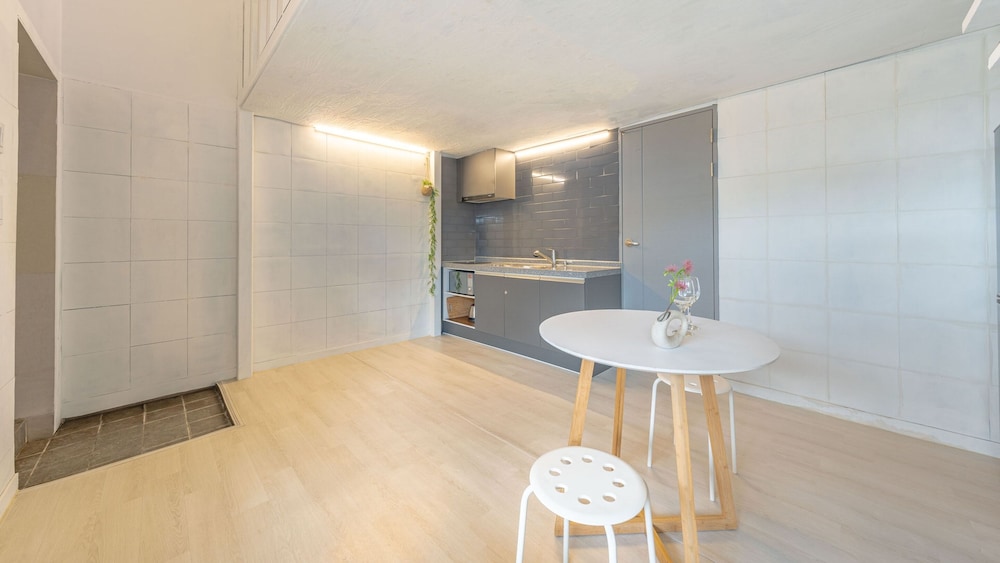 Basic Room, 1 Bedroom (G6) - Photo 11