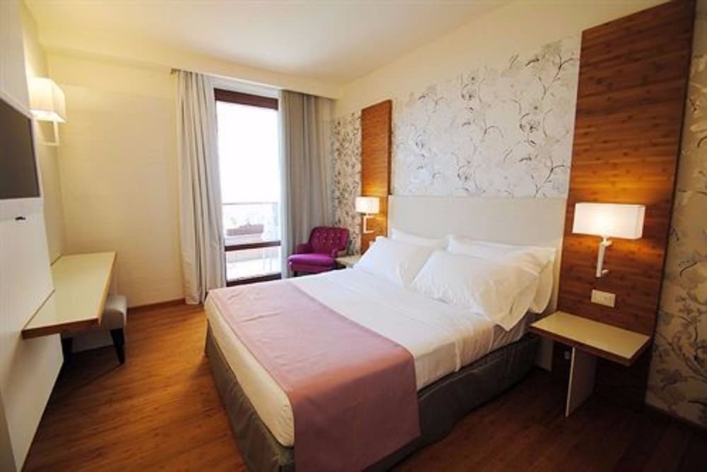 Double Room, Balcony, Lake View (Quality) - Photo 4