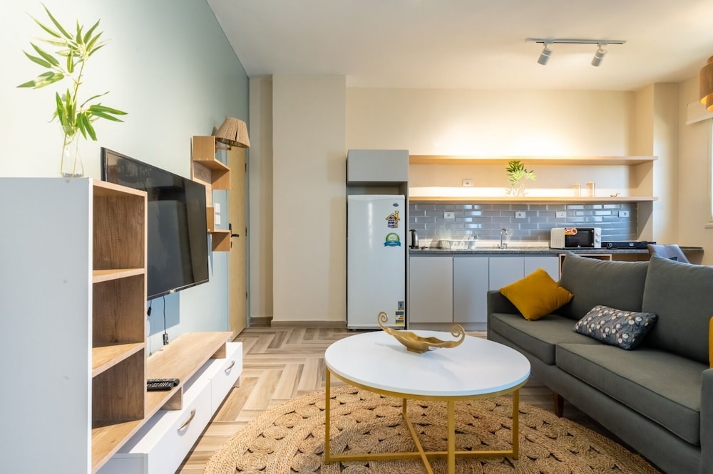 Apartment photo 2