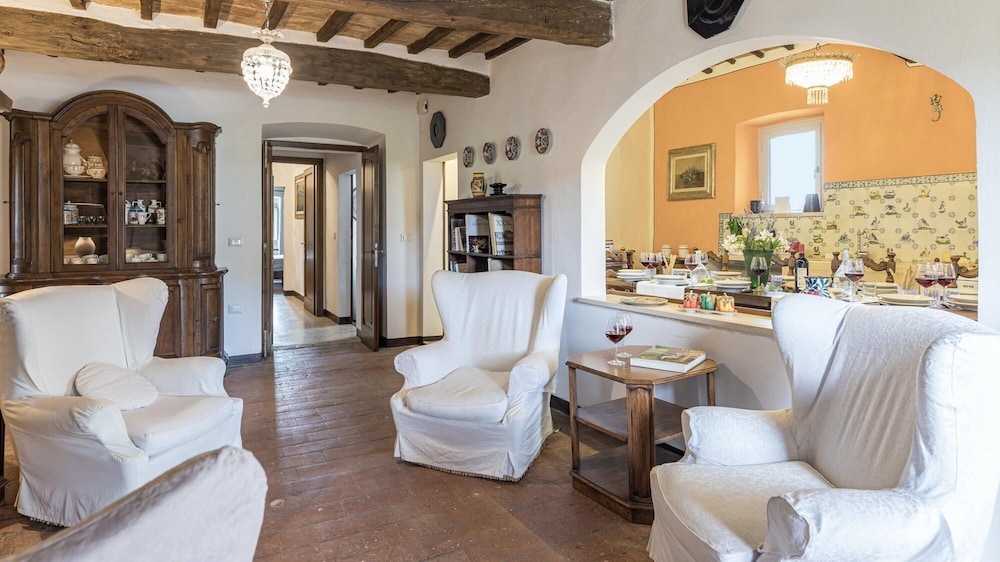 Villa photo 1