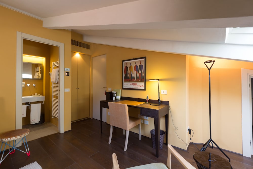 Deluxe Single Room, Tower photo 3