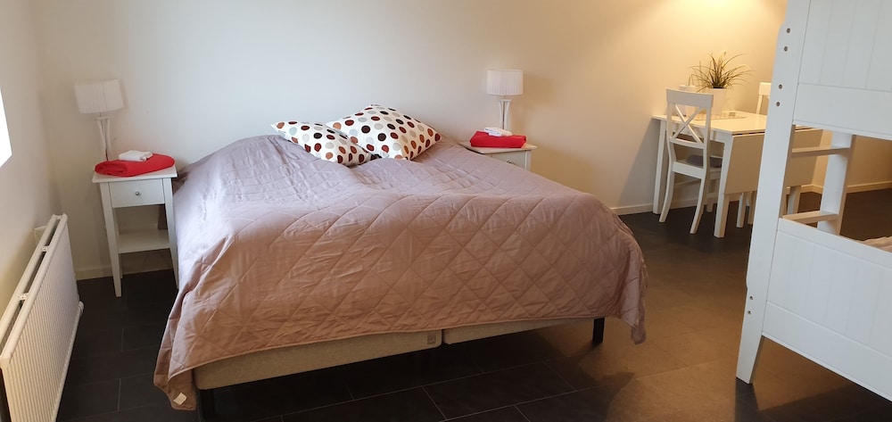 Basic Quadruple Room photo 1