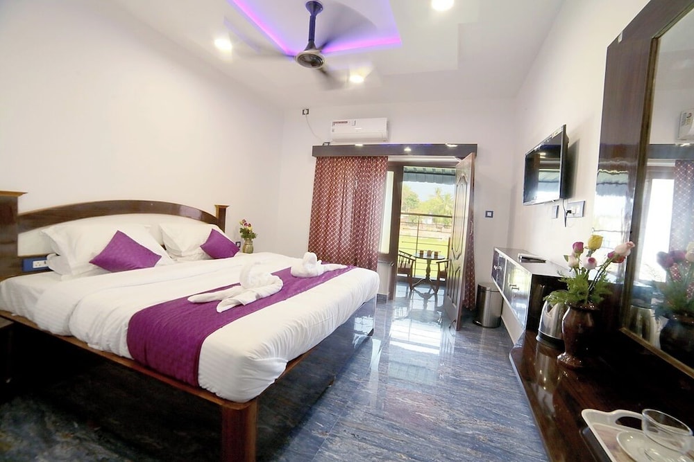 Superior Room, Partial Sea View