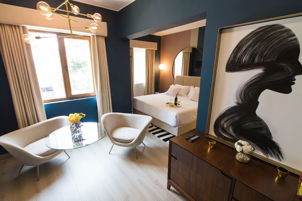 Deluxe Suite, City View