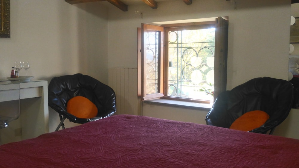 Double Room (Private External Bathroom) photo 2