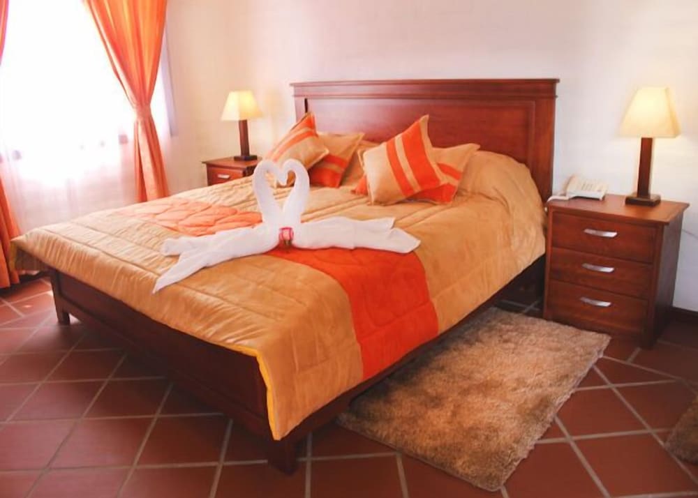 Exclusive Suite, 1 King Bed, Courtyard View photo 2
