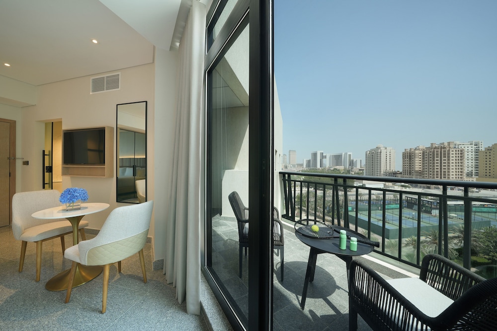 Room, 1 King Bed, Balcony (Guest) photo 3