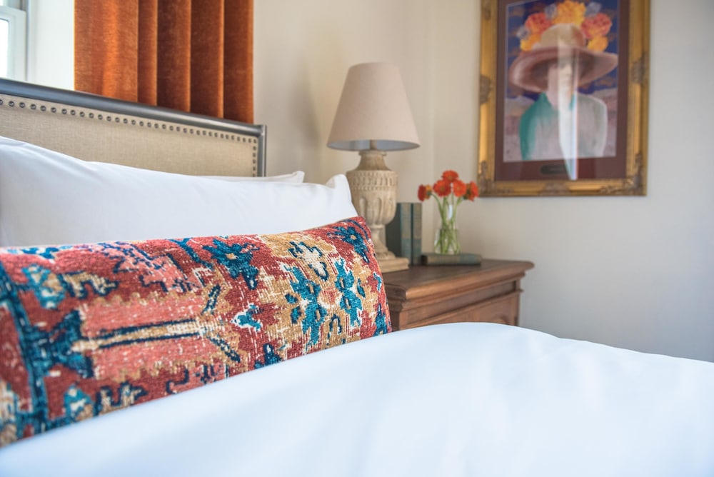 The Isabella Greenway Room photo 2