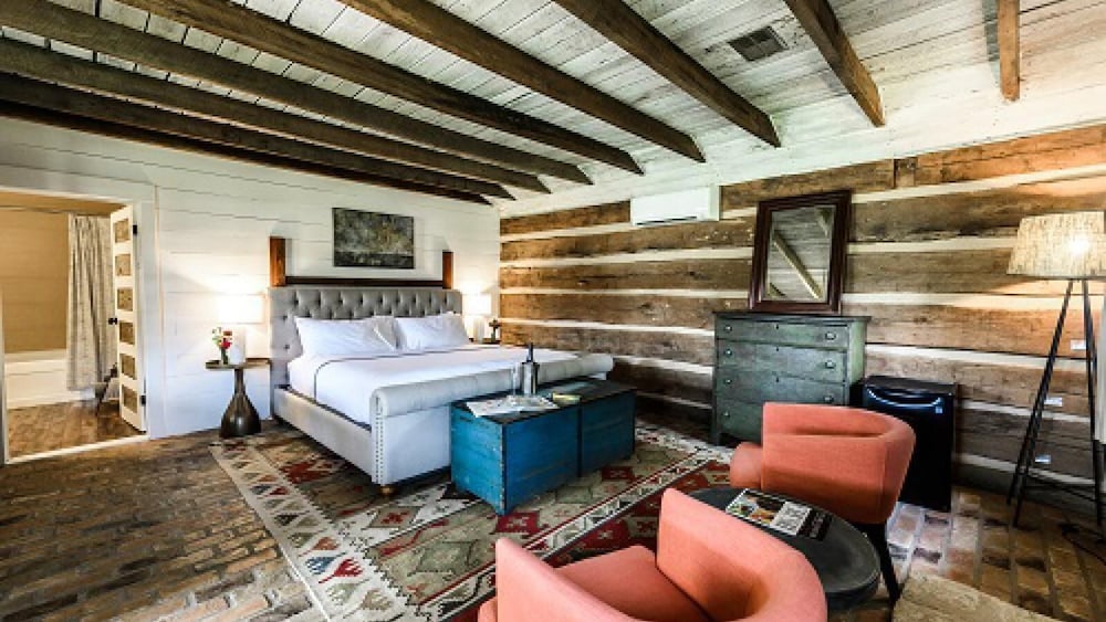 Suite 8 photo 1